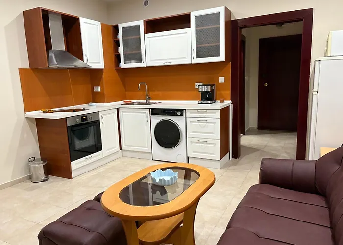 Miramar Palace 612s アパート