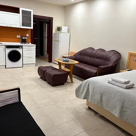 Miramar Palace 612s Apartman Napospart