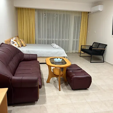 Miramar Palace 612s